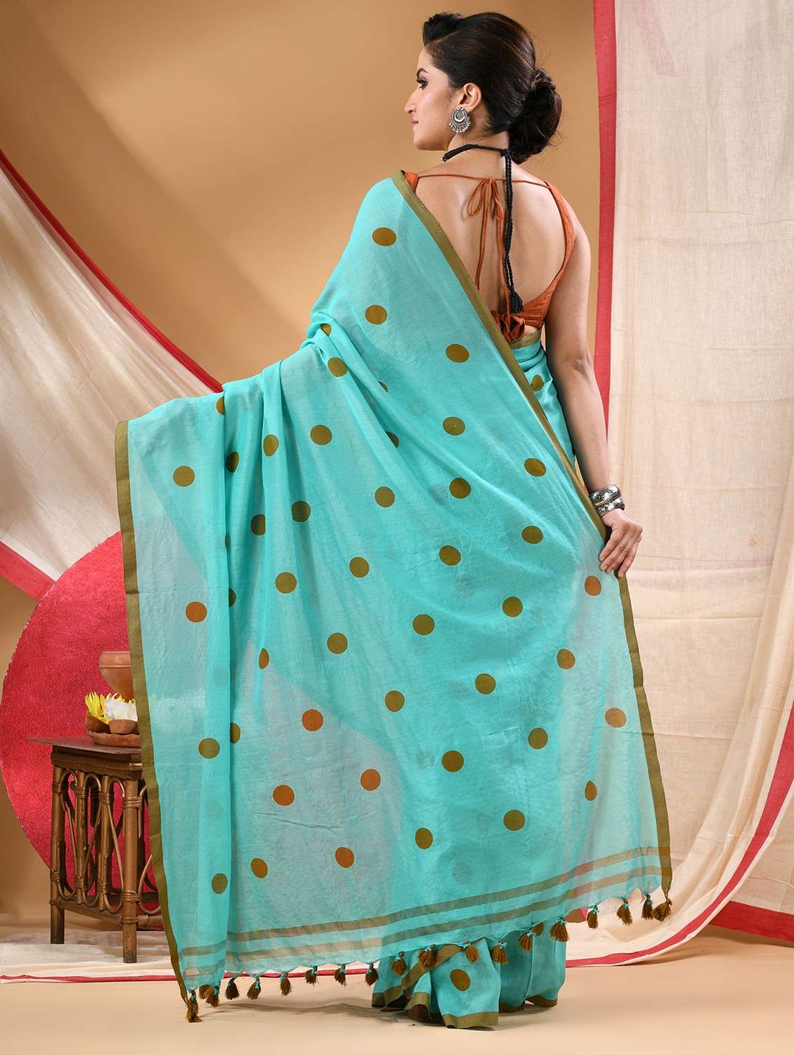 women polka dot handloom saree - 22105999 -  Standard Image - 2