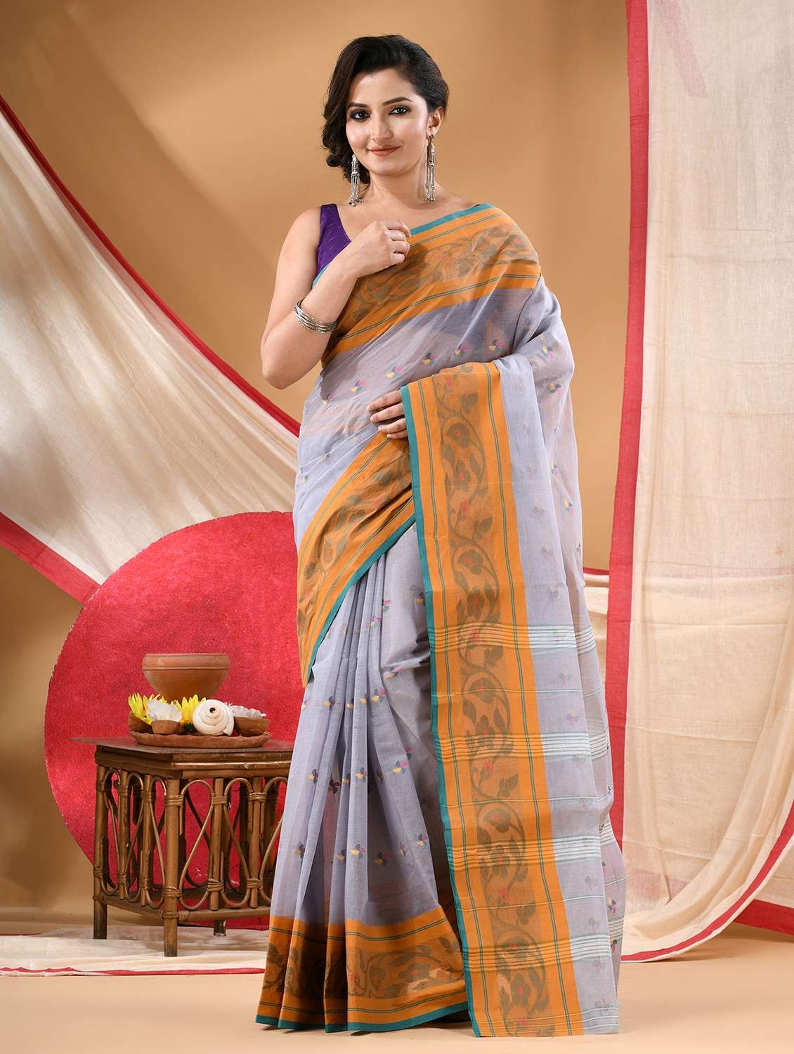 women self design tant saree