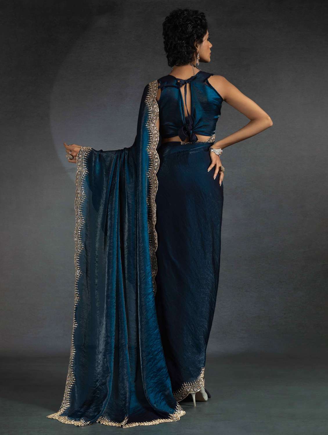 women solid with work embellished bordered saree with blouse - 22106267 -  Standard Image - 2