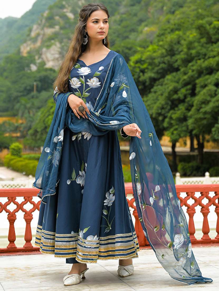 women floral printed long sleeve kurta pant with dupatta set