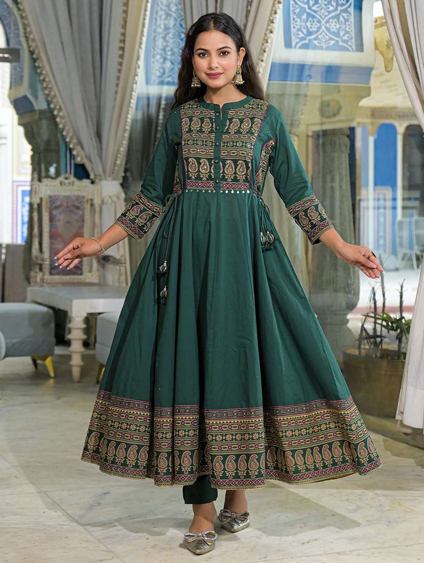 women paisley printed three quarter sleeve kurta pant with dupatta set - 22107713 -  Standard Image - 2