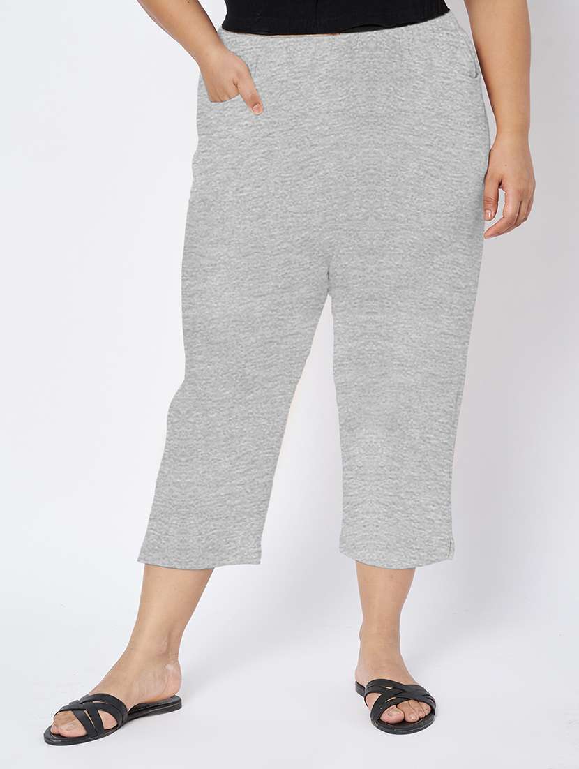 women plus size solid mid rise capri