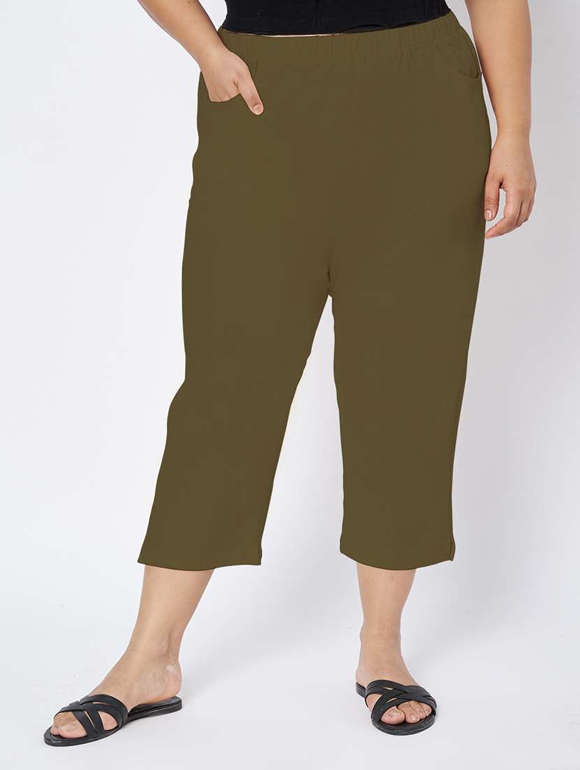 women plus size solid mid rise capri