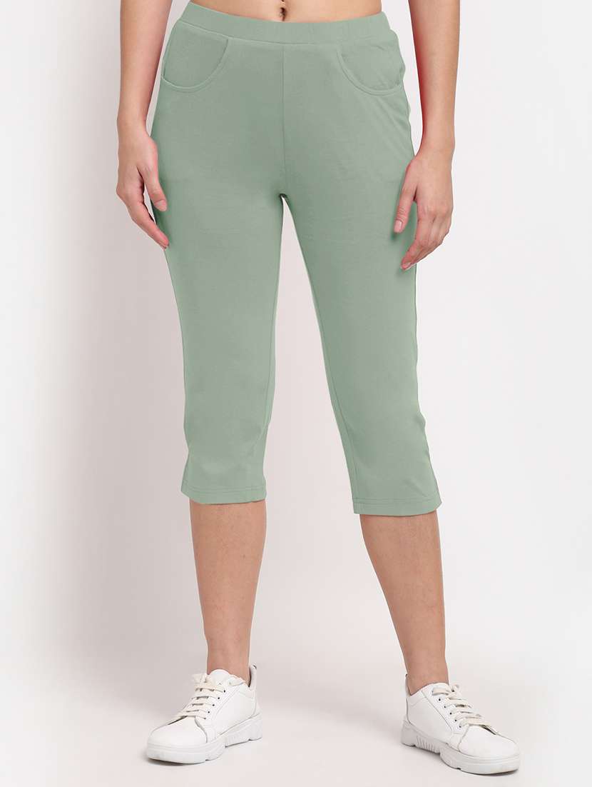 women solid mid rise capri