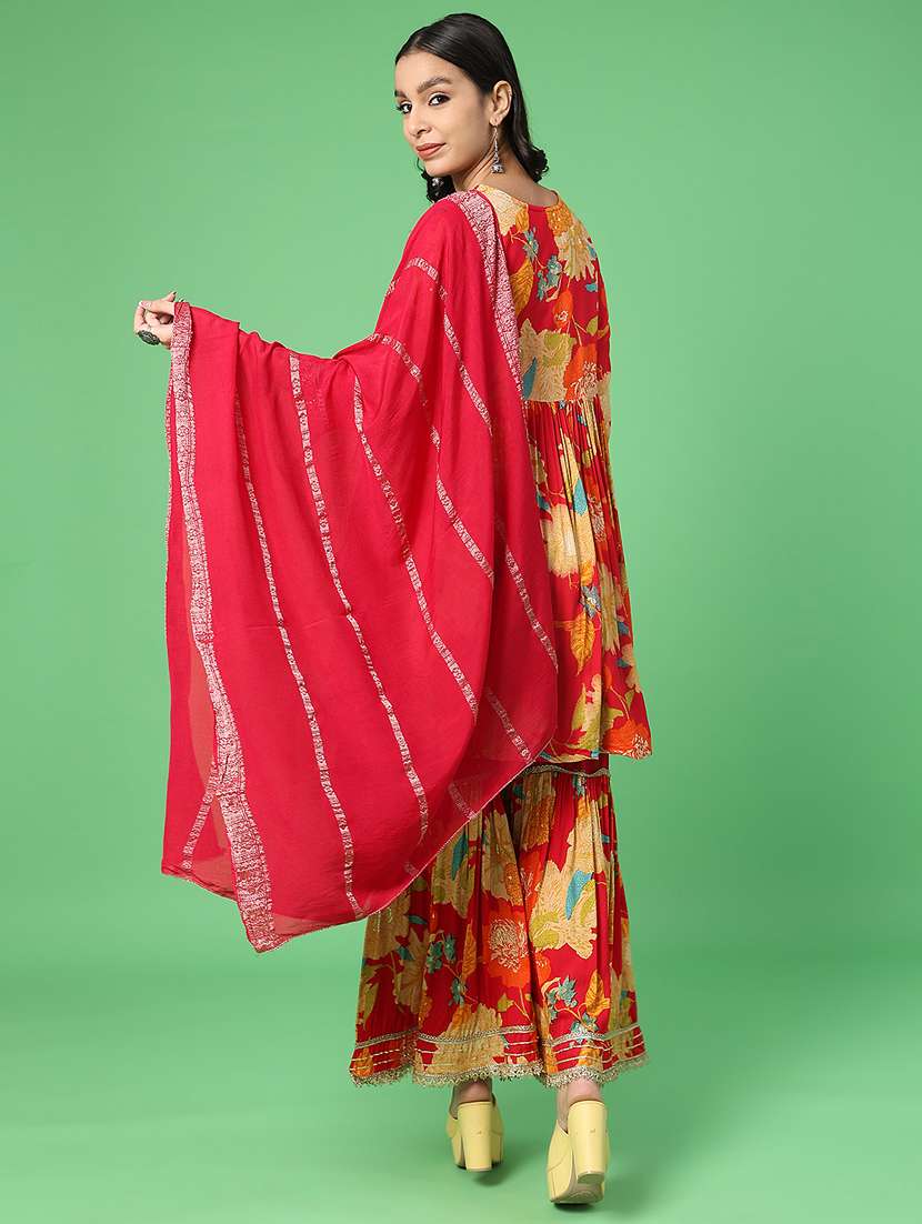 women floral three quarter sleeve kurta sharara with dupatta set - 22110686 -  Standard Image - 2