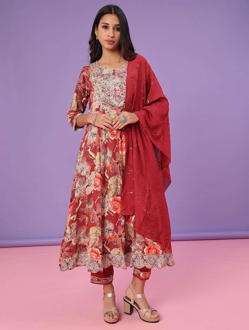 women floral three quarter sleeve kurta pant with dupatta set