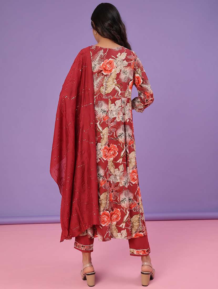 women floral three quarter sleeve kurta pant with dupatta set - 22110717 -  Standard Image - 2