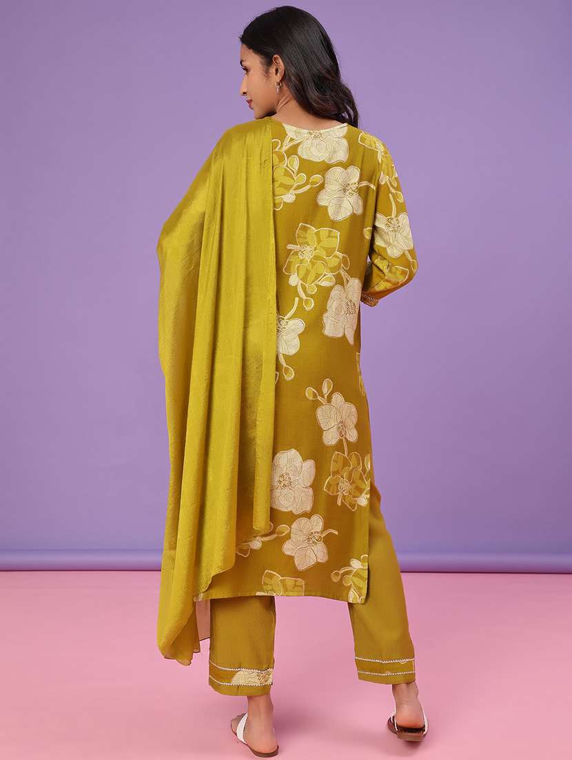 women floral three quarter sleeve kurta pant with dupatta set - 22110718 -  Standard Image - 2