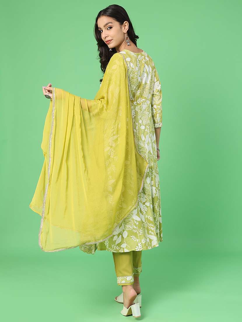 women printed three quarter sleeve kurta pant with dupatta set - 22110773 -  Standard Image - 2