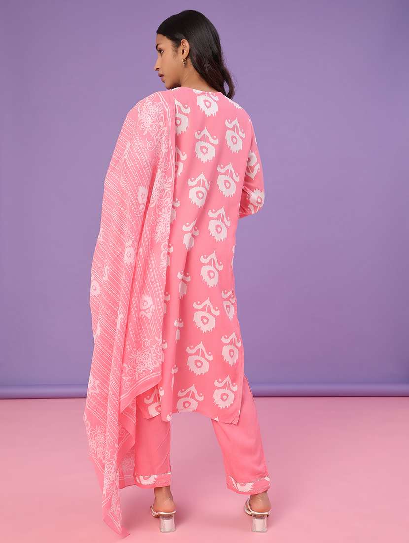 women ikat printed three quarter sleeve kurta pant with dupatta set - 22110774 -  Standard Image - 2