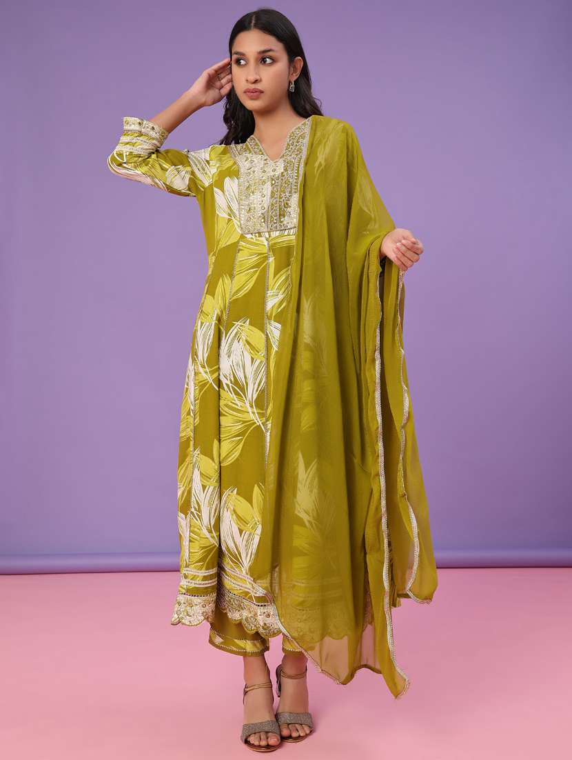 women printed three quarter sleeve kurta pant with dupatta set