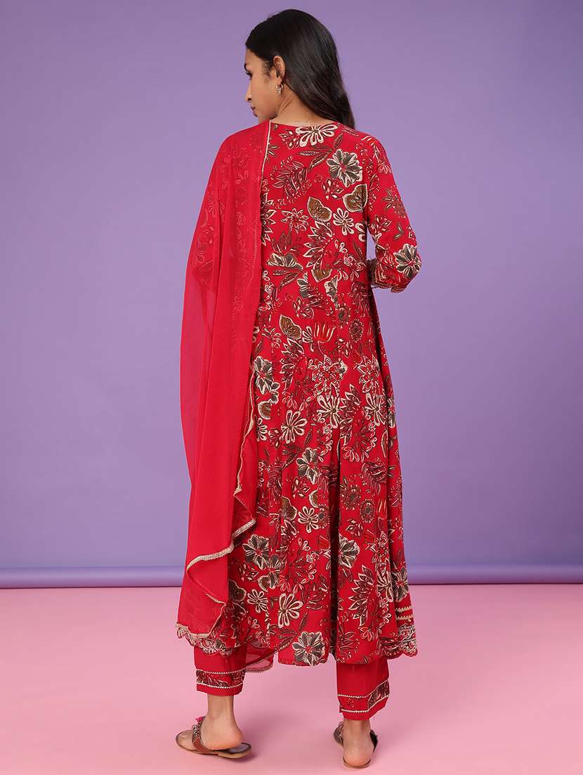 women floral three quarter sleeve kurta pant with dupatta set - 22110781 -  Standard Image - 2