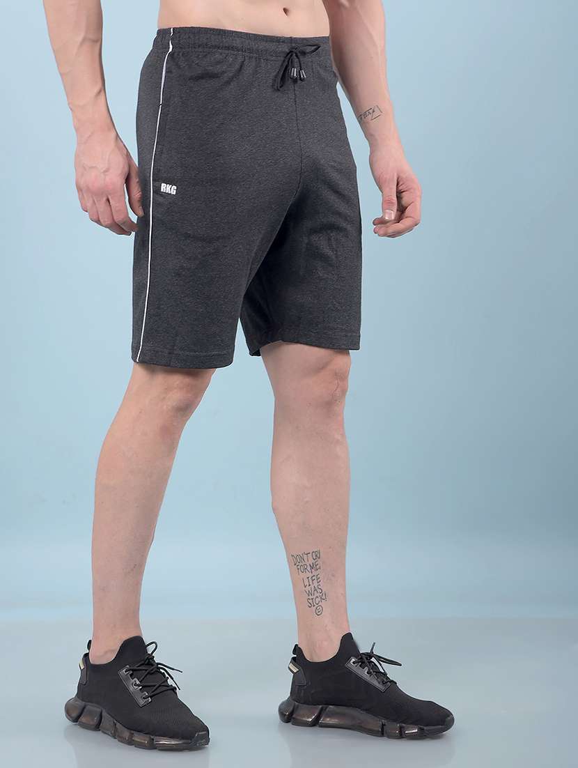 men solid mid rise regular fit bermuda shorts - 22112157 -  Standard Image - 2