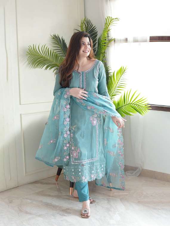 women embroidered three quarter sleeve kurta pant with dupatta set - 22112637 -  Standard Image - 2