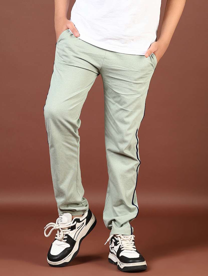 boys solid mid rise track pant