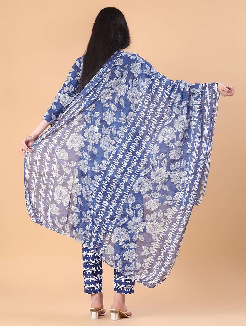 women floral three quarter sleeve kurta pant with dupatta set - 22139692 -  Standard Image - 2