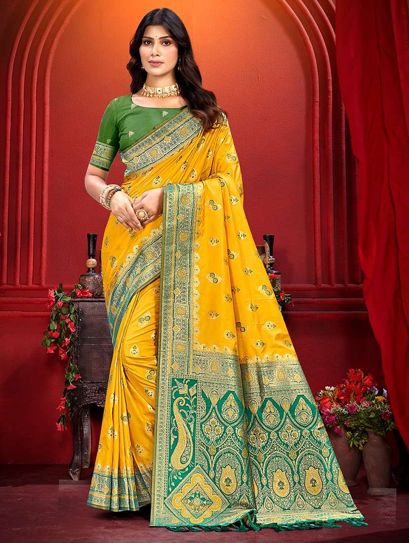 women self design banarasi saree with blouse