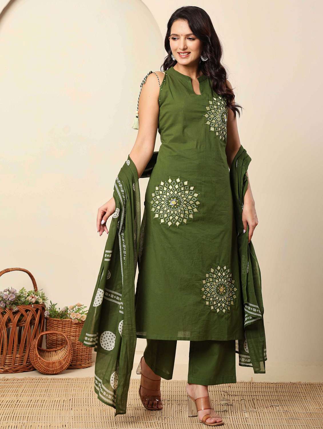 women solid with work sleeveless kurta pant with dupatta set - 22140249 - Standard Image - 2