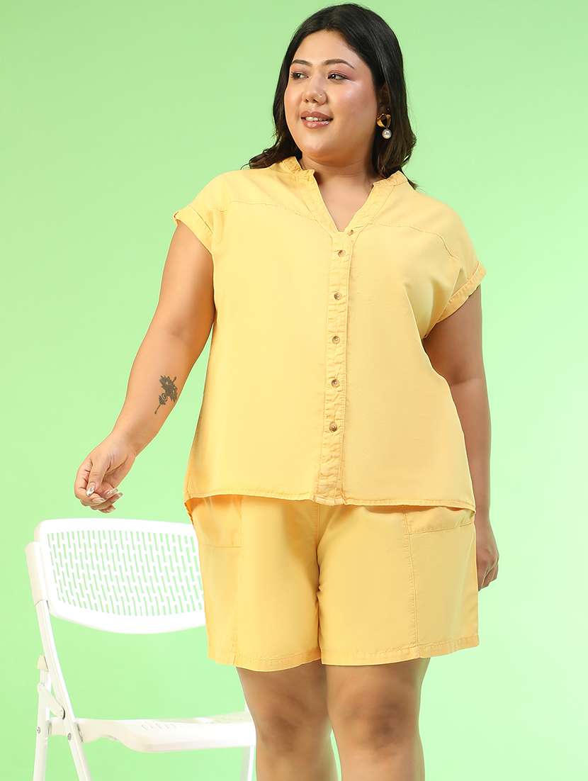 women solid shirt & shorts co-ord set