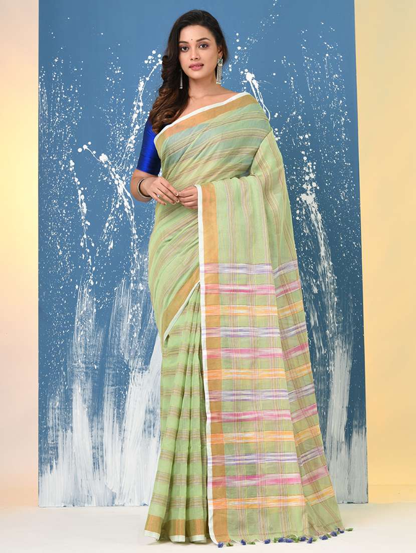 women self design handloom saree with blouse