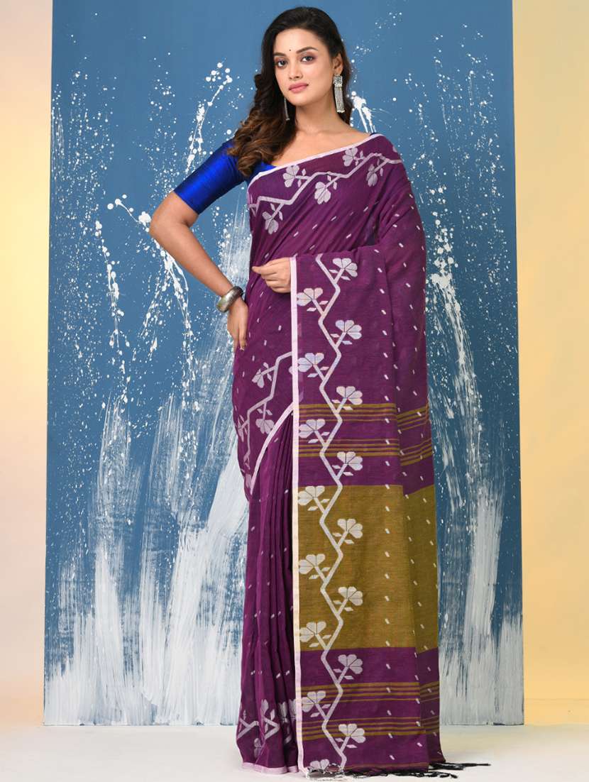 women self design handloom saree with blouse
