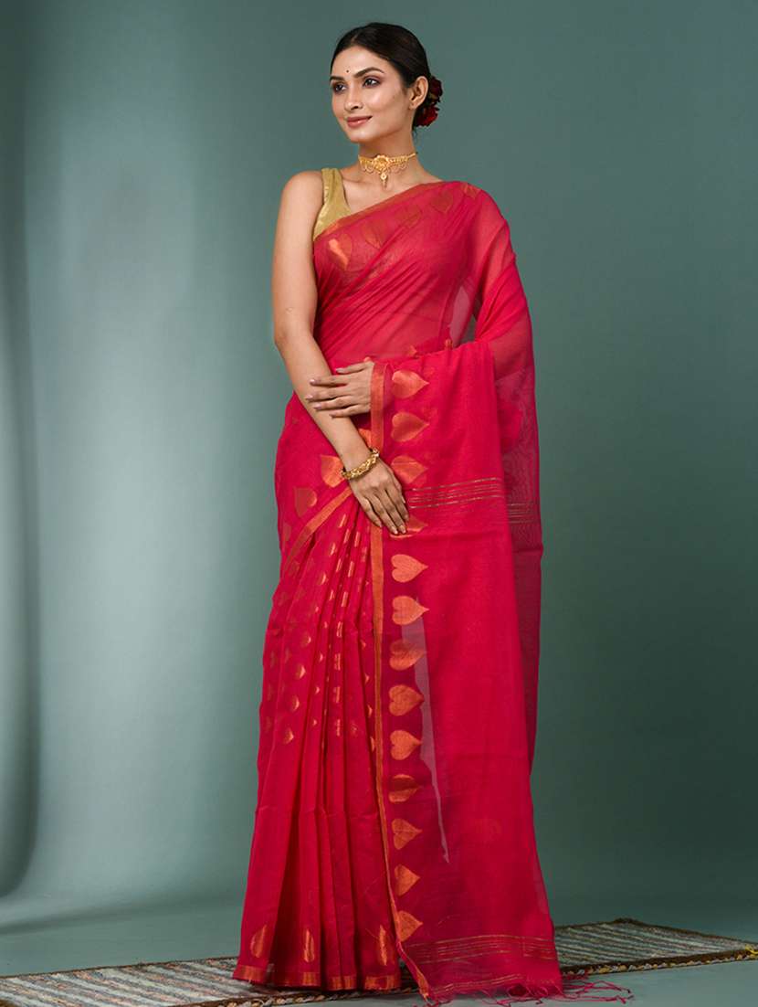 women self design handloom saree with blouse