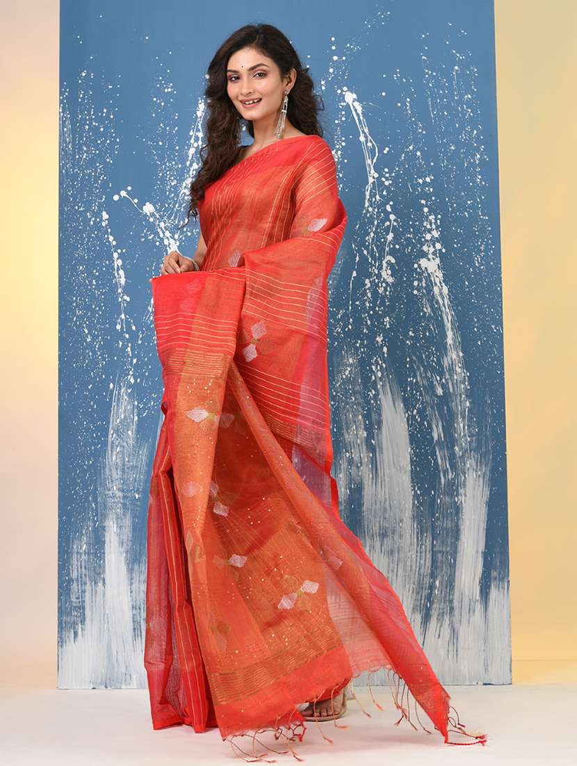 women self design handloom saree with blouse - 22140390 -  Standard Image - 2