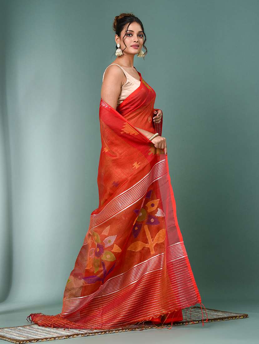 women self design handloom saree with blouse - 22140402 - Standard Image - 2