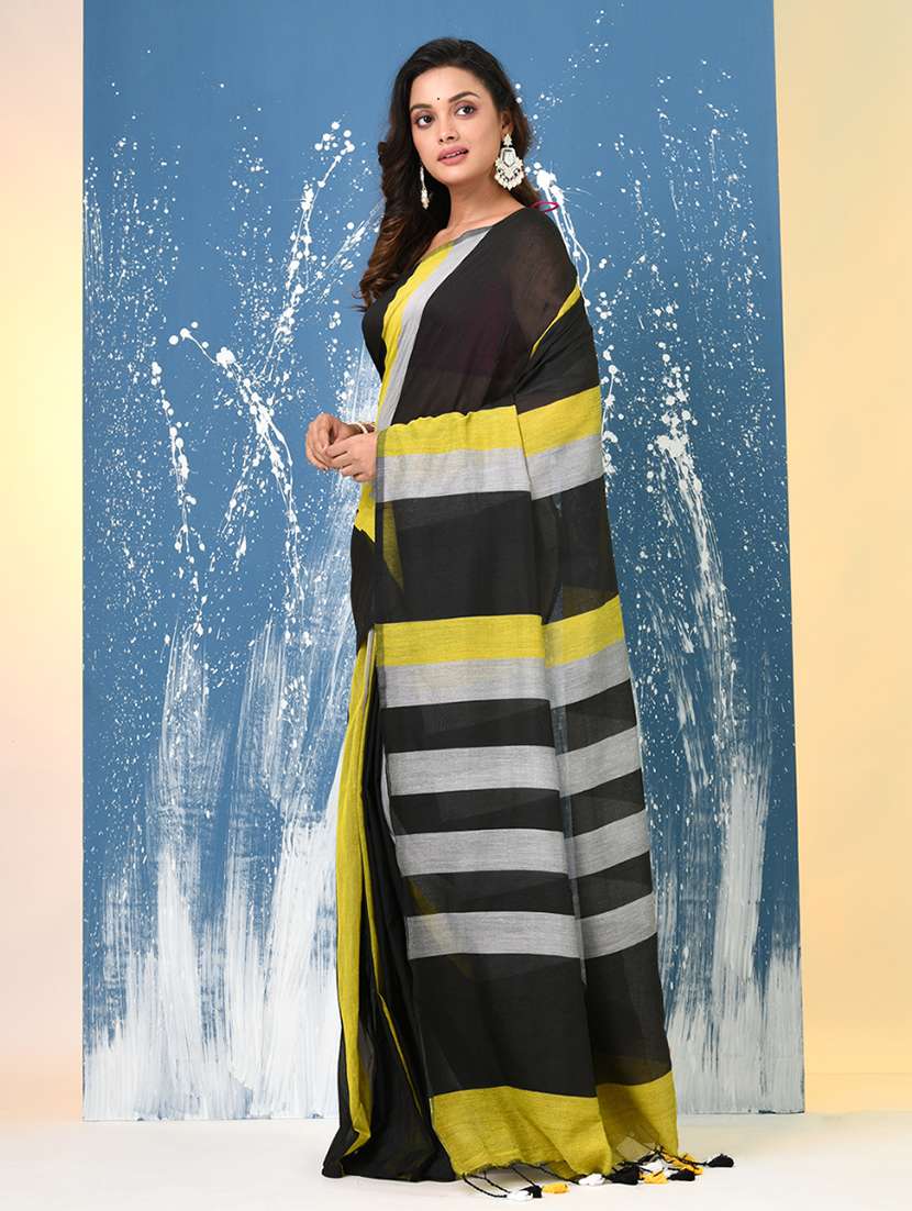 women striped handloom saree with blouse - 22140437 -  Standard Image - 2