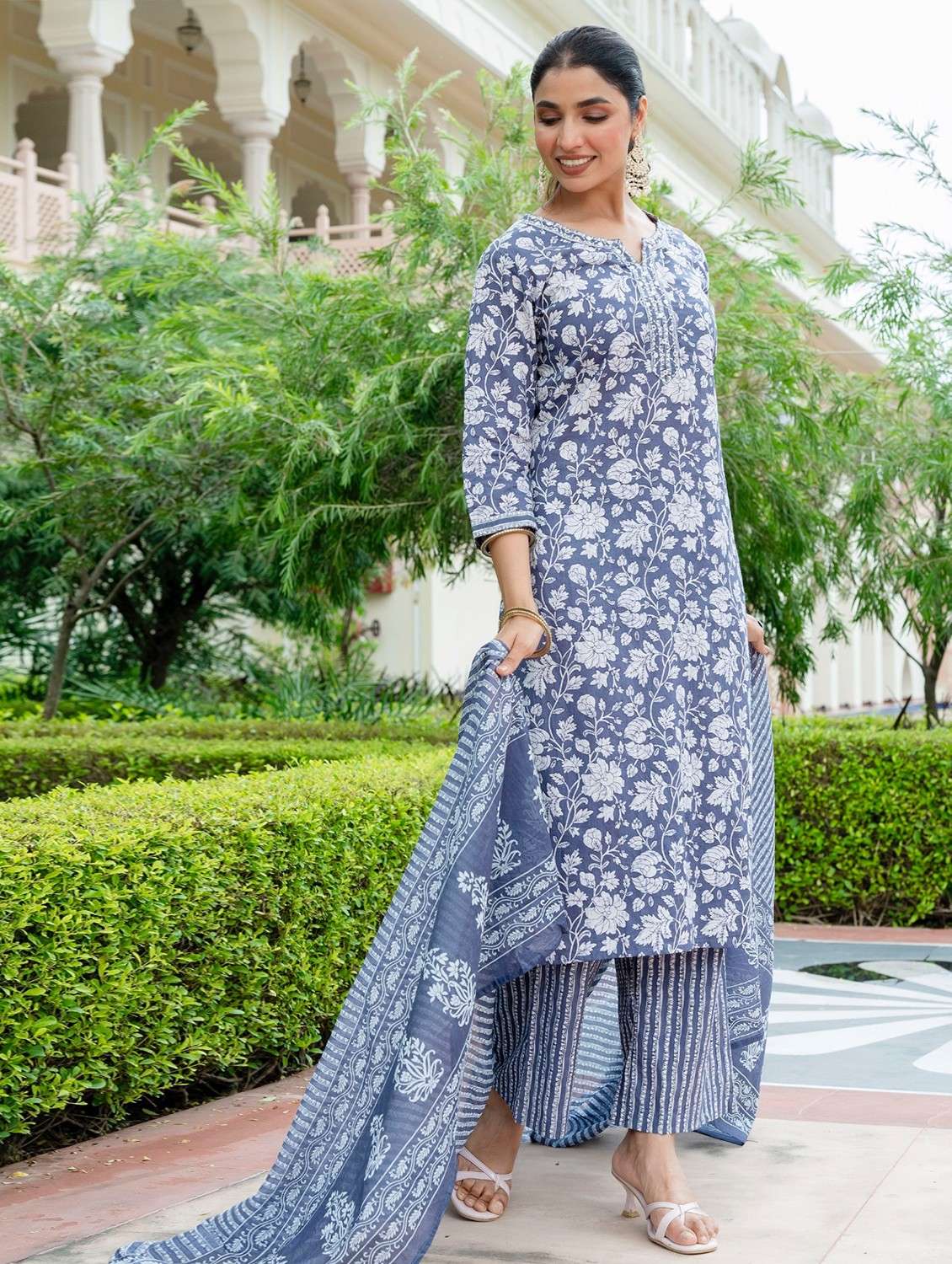 women floral printed three quarter sleeve kurta palazzo with dupatta set - 22140538 -  Standard Image - 2