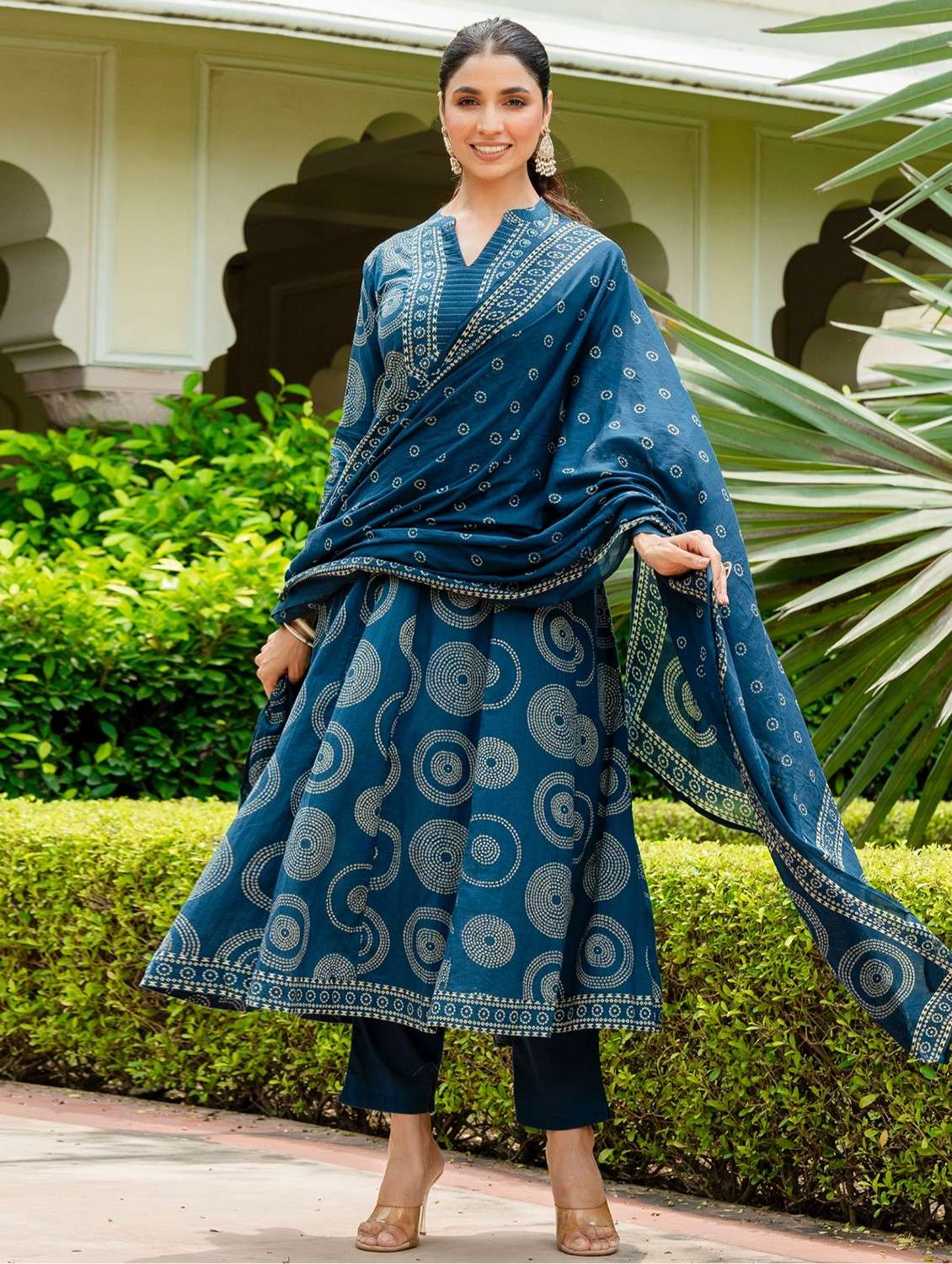 women bandhani printed three quarter sleeve kurta pant with dupatta set - 22140549 -  Standard Image - 2