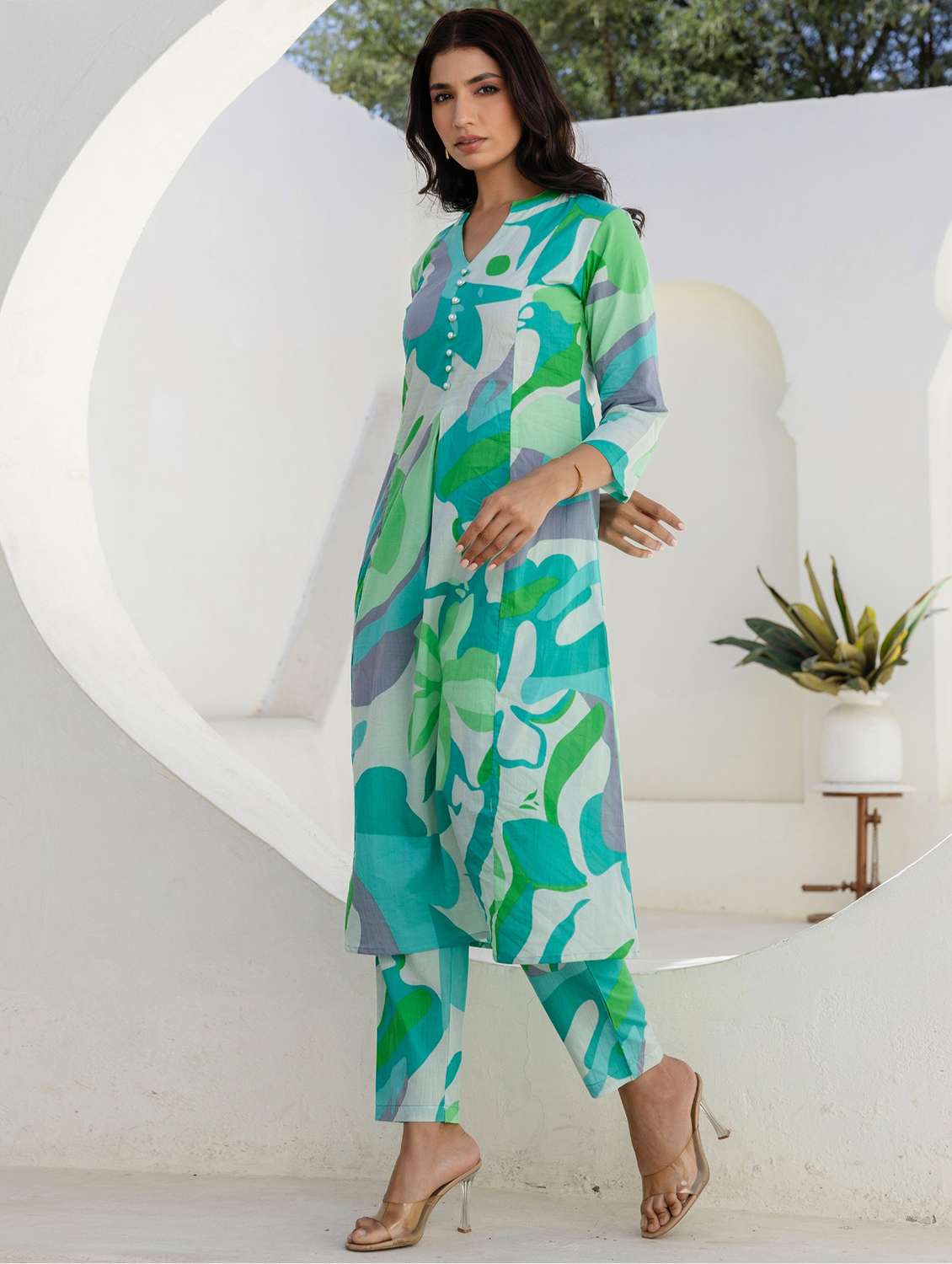 women printed three quarter sleeve kurta pant set - 22140551 -  Standard Image - 2