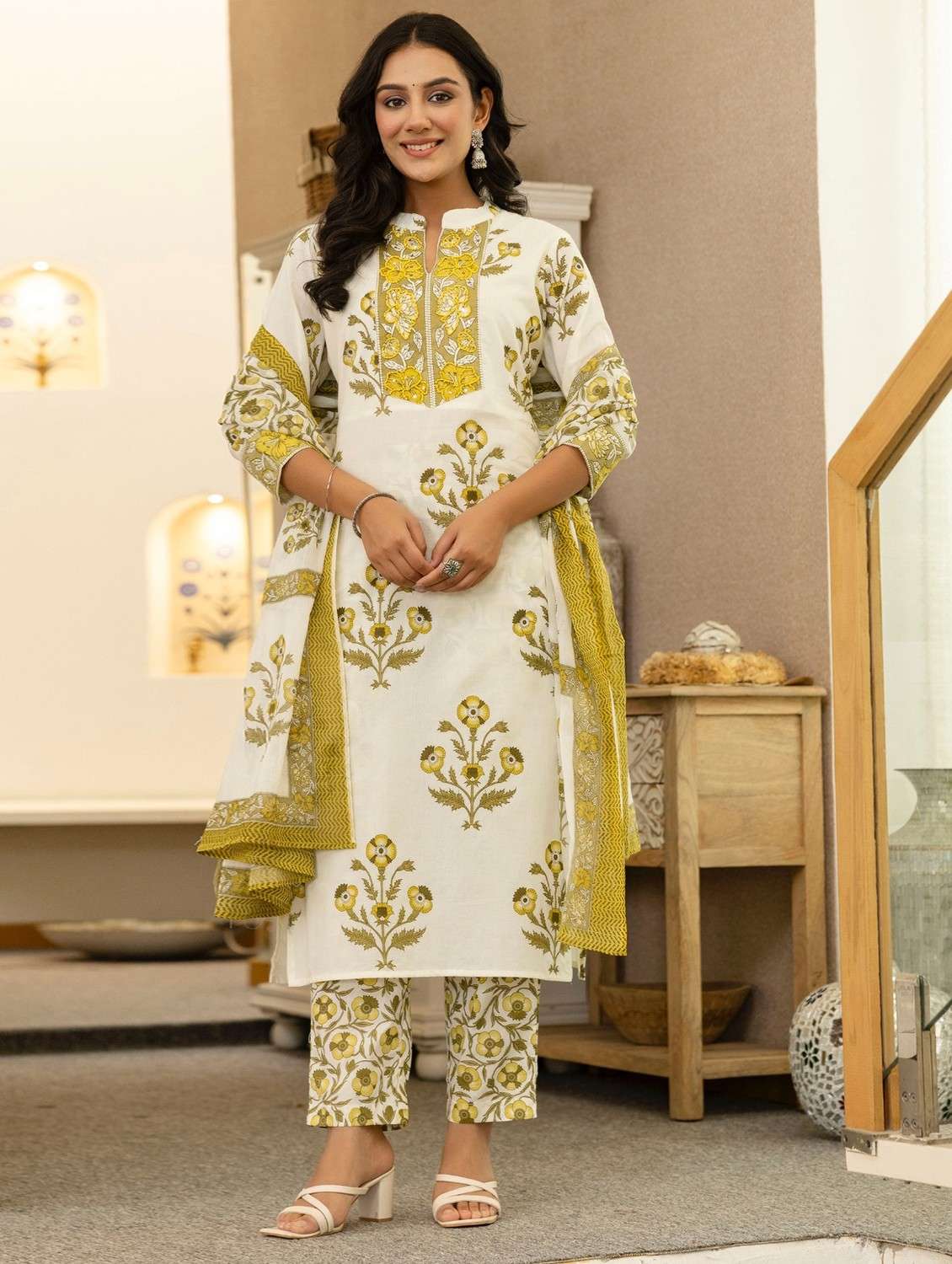 women floral printed three quarter sleeve kurta pant with dupatta set - 22140555 -  Standard Image - 2