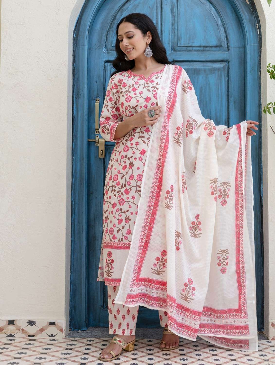 women floral printed three quarter sleeve kurta pant with dupatta set - 22140560 -  Standard Image - 2