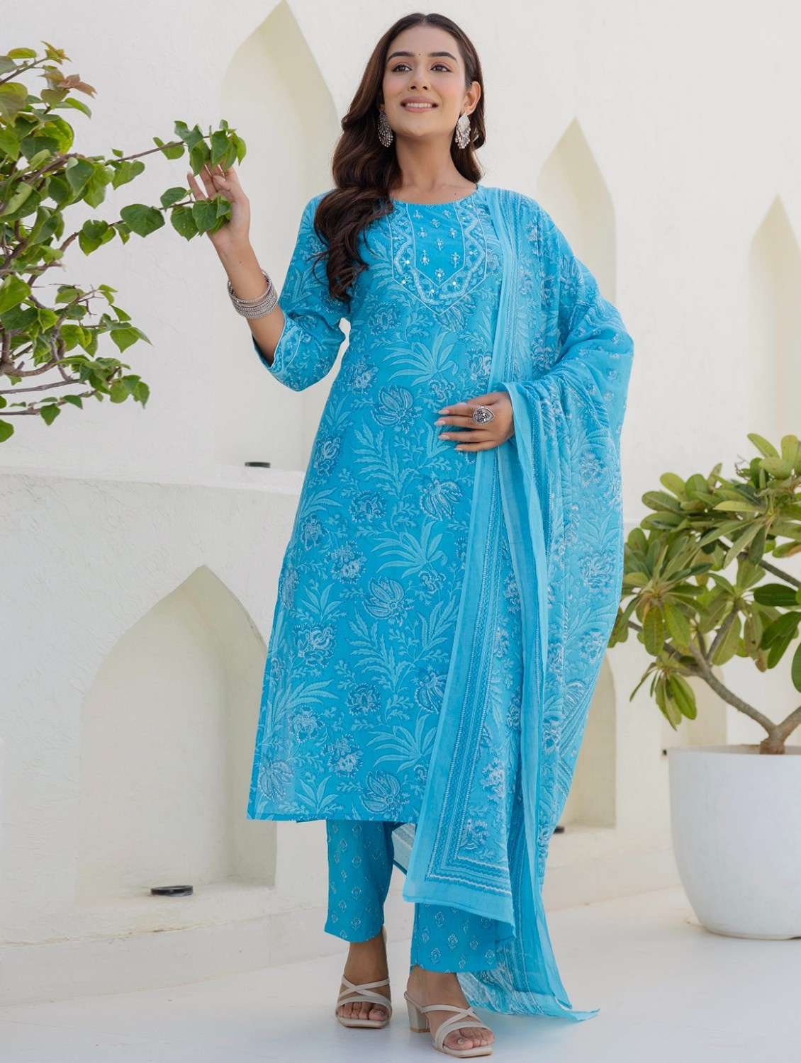 women floral printed three quarter sleeve kurta pant with dupatta set - 22140561 -  Standard Image - 2