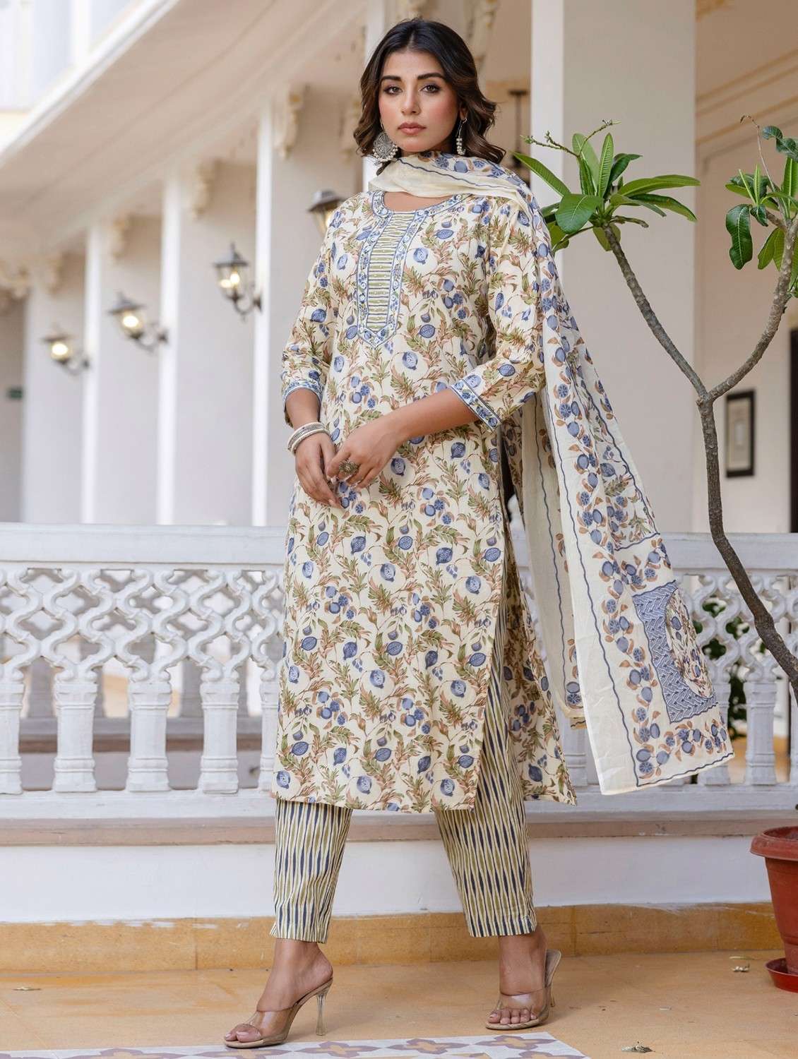 women floral printed three quarter sleeve kurta pant with dupatta set - 22140564 -  Standard Image - 2