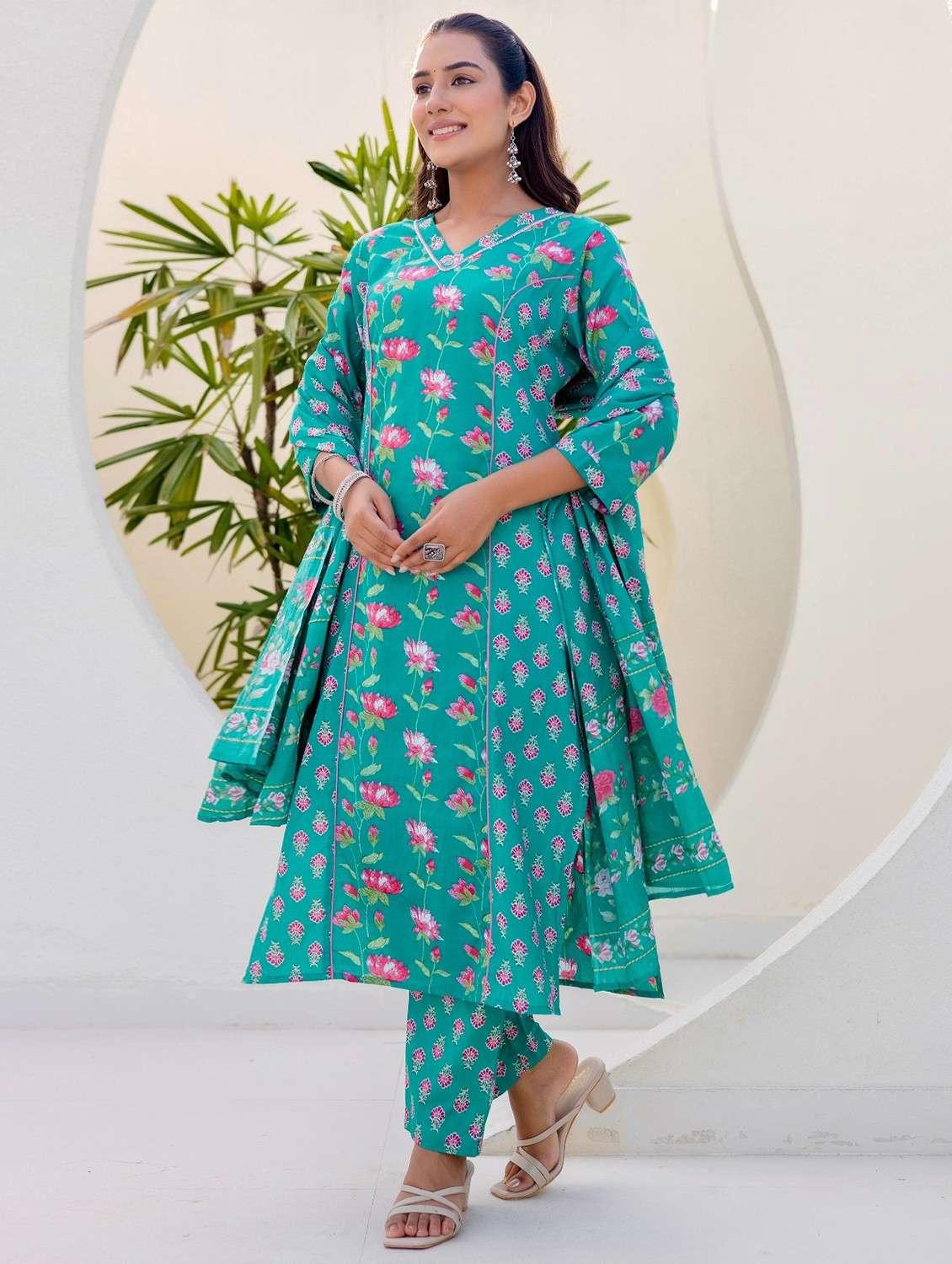 women floral printed three quarter sleeve kurta pant with dupatta set - 22140582 - Standard Image - 2