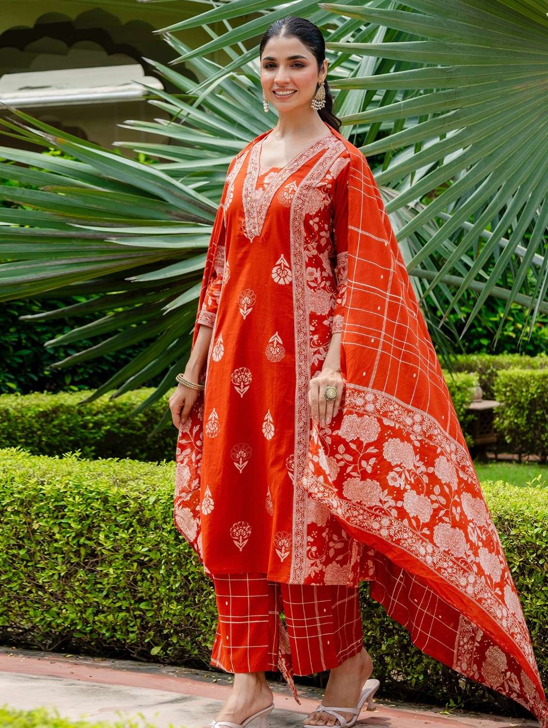 women printed three quarter sleeve kurta palazzo with dupatta set - 22140602 -  Standard Image - 2