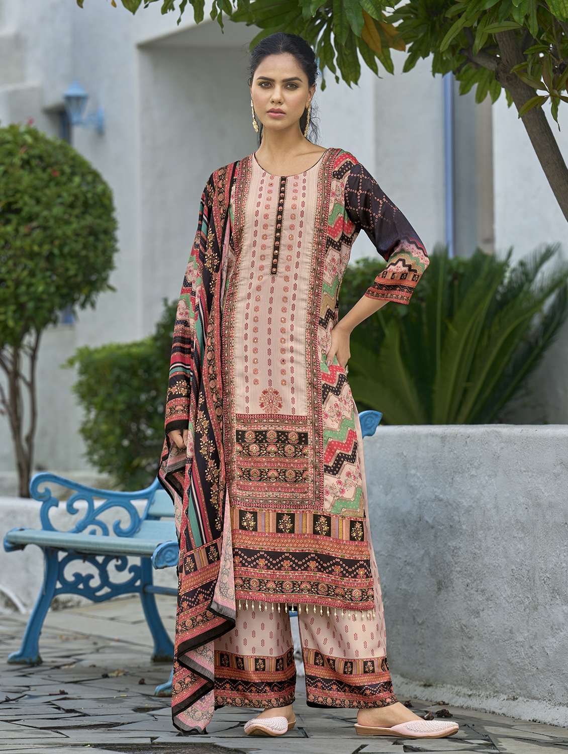 women printed three quarter sleeve kurta palazzo with dupatta set