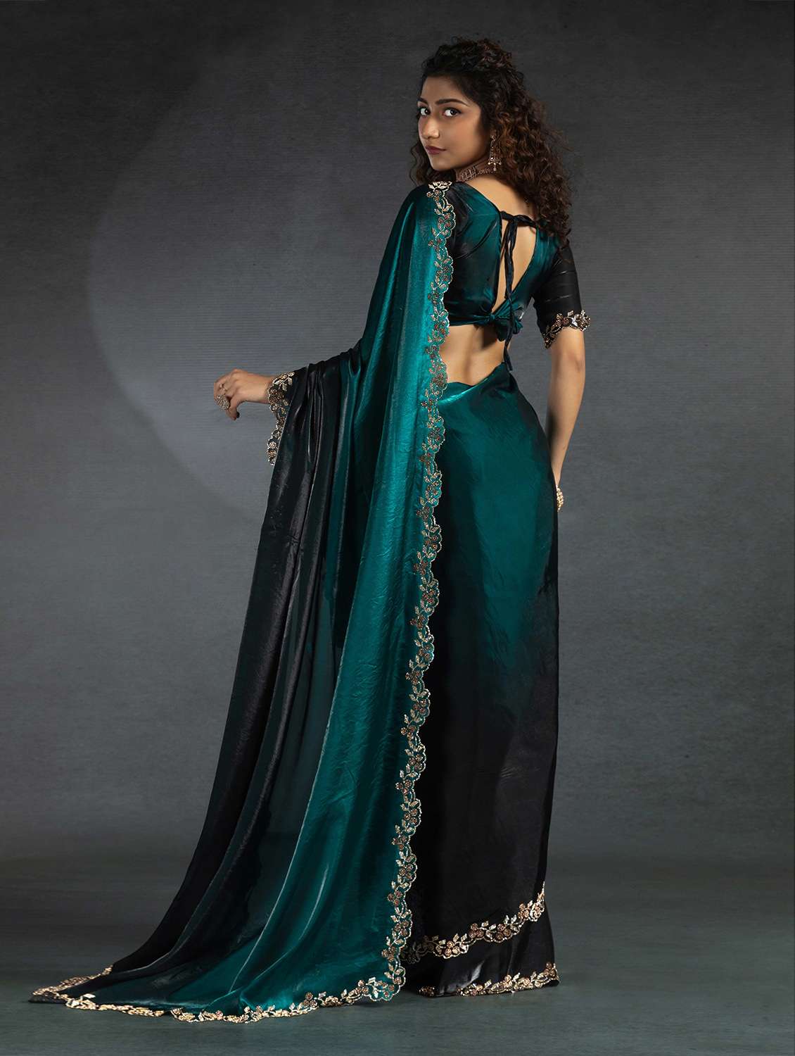 women solid with embellished bordered saree with blouse - 22141128 - Standard Image - 2