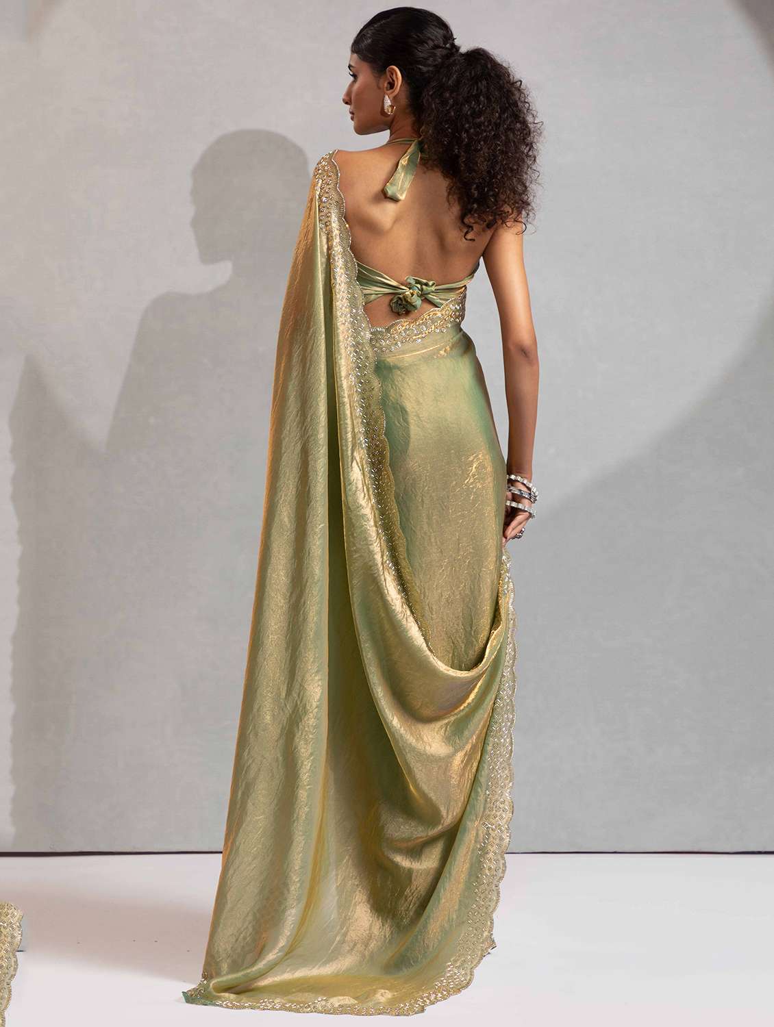 women solid with embellished bordered saree - 22141241 -  Standard Image - 2