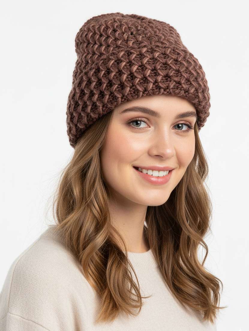 women self design winter cap