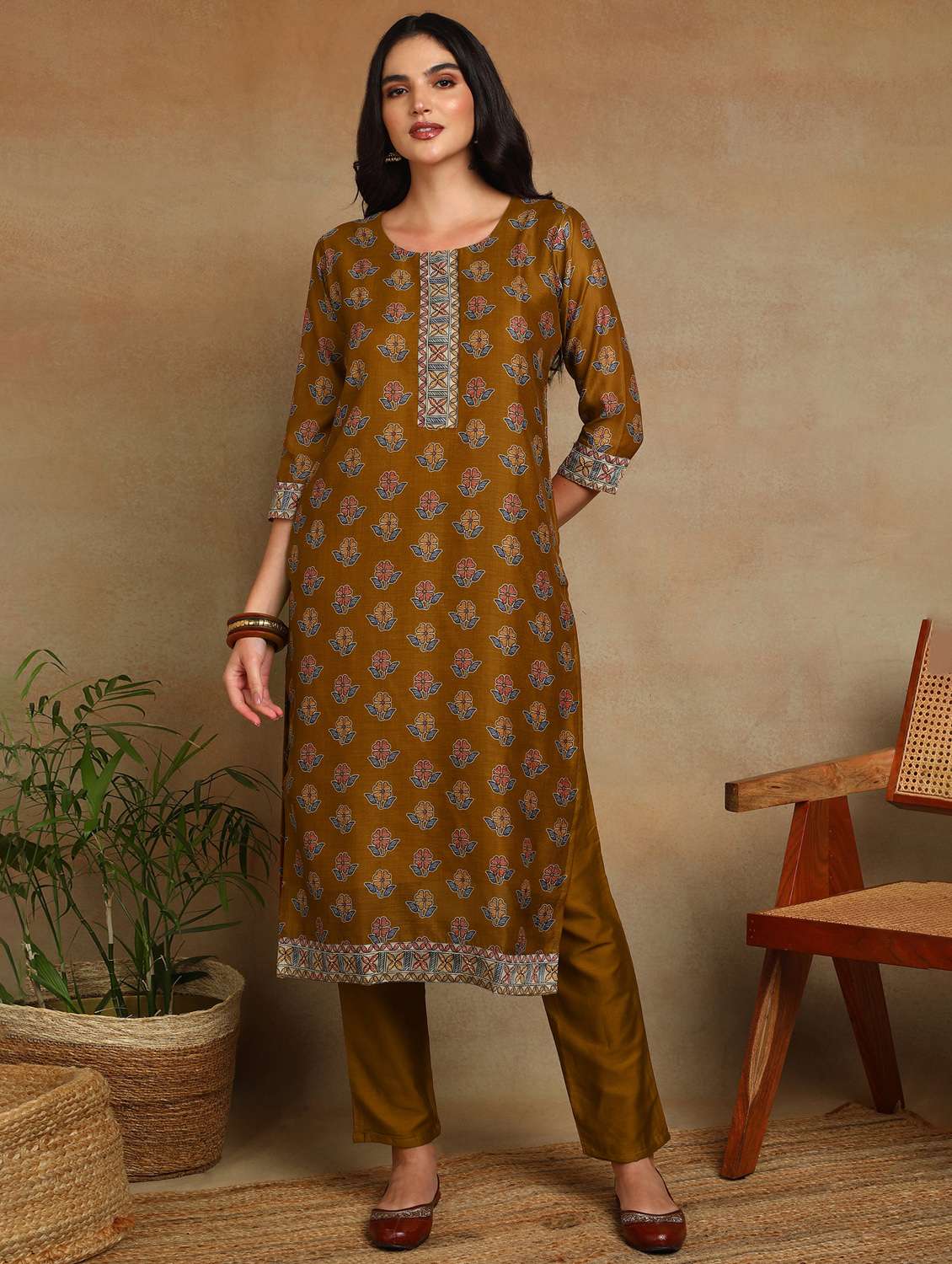 women floral three quarter sleeve kurta pant with dupatta set - 22141668 - Standard Image - 2