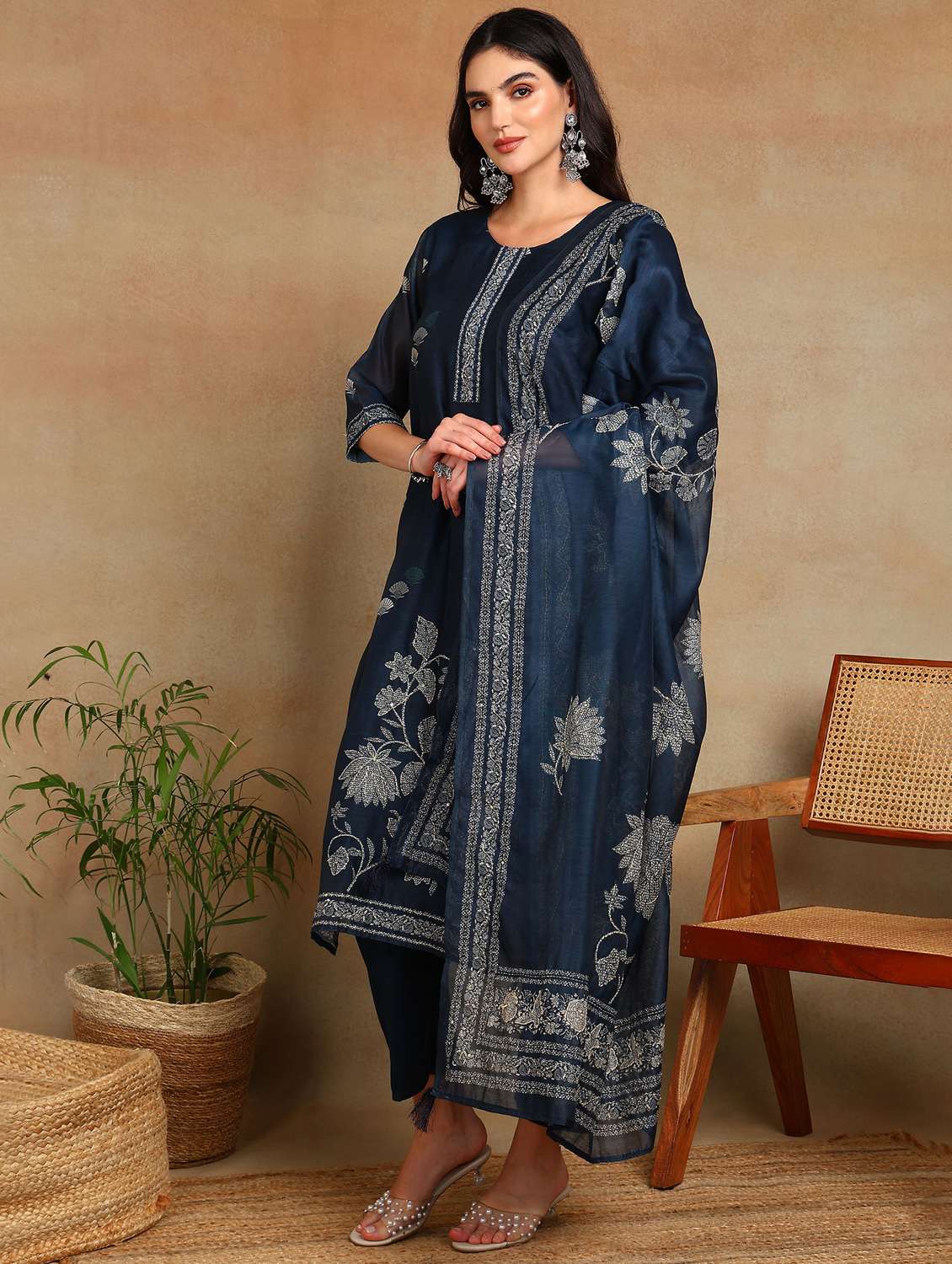 women floral three quarter sleeve kurta pant with dupatta set - 22141670 - Standard Image - 2