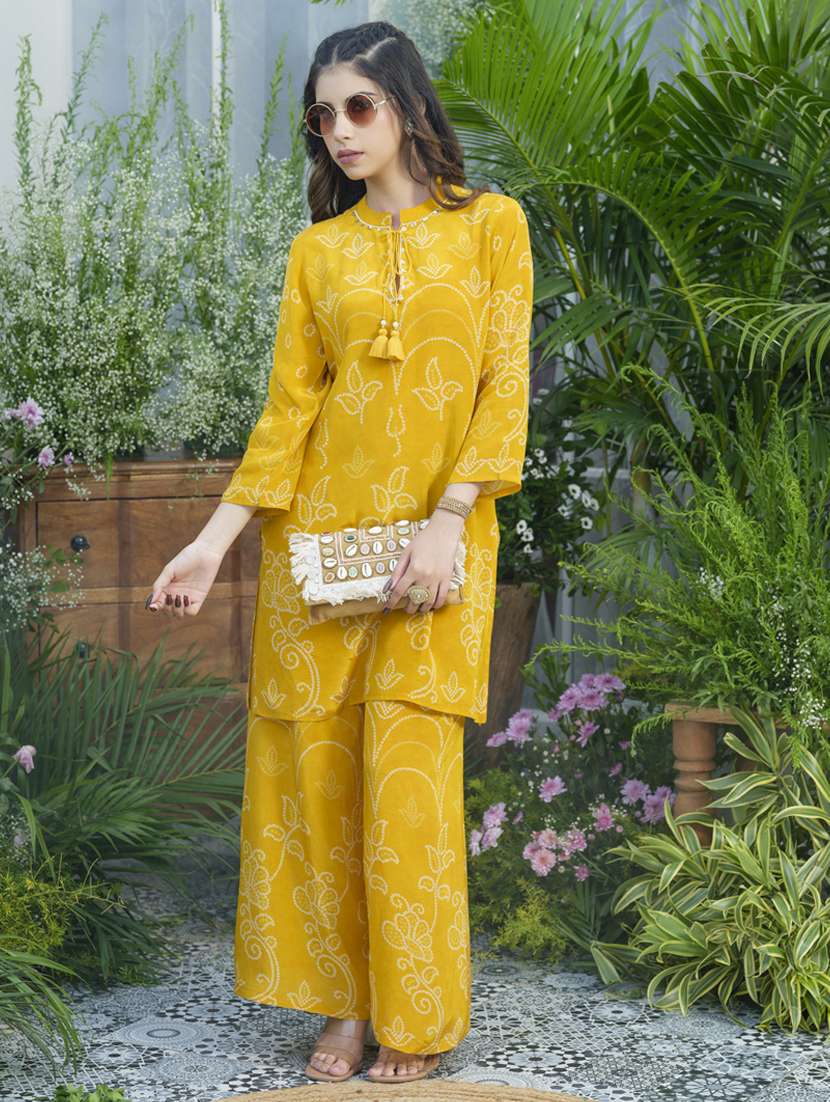 women bandhani three quarter sleeve ethnic co-ord set - 22141675 - Standard Image - 2
