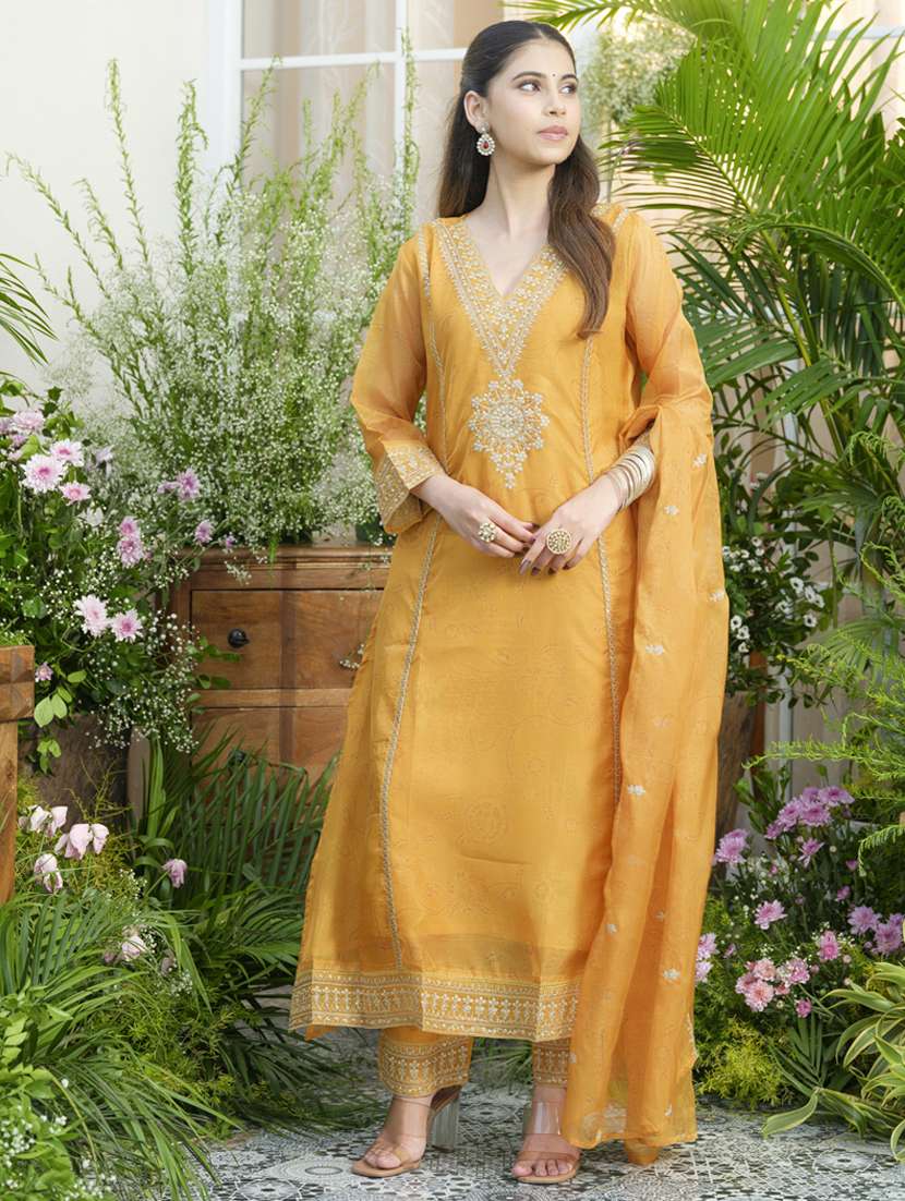 women embroidered three quarter sleeve kurta pant with dupatta set - 22141678 -  Standard Image - 2