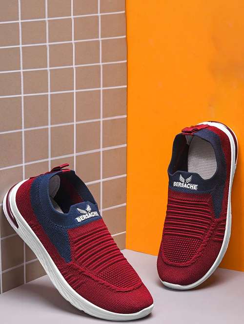 women maroon slip on sports shoe - 22141703 - Standard Image - 0
