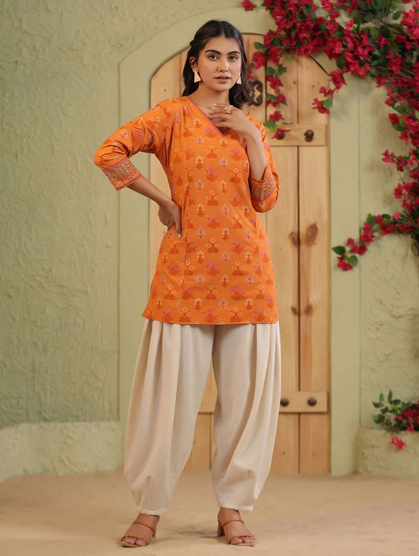 women printed three quarter sleeve straight kurti - 22142230 -  Standard Image - 2