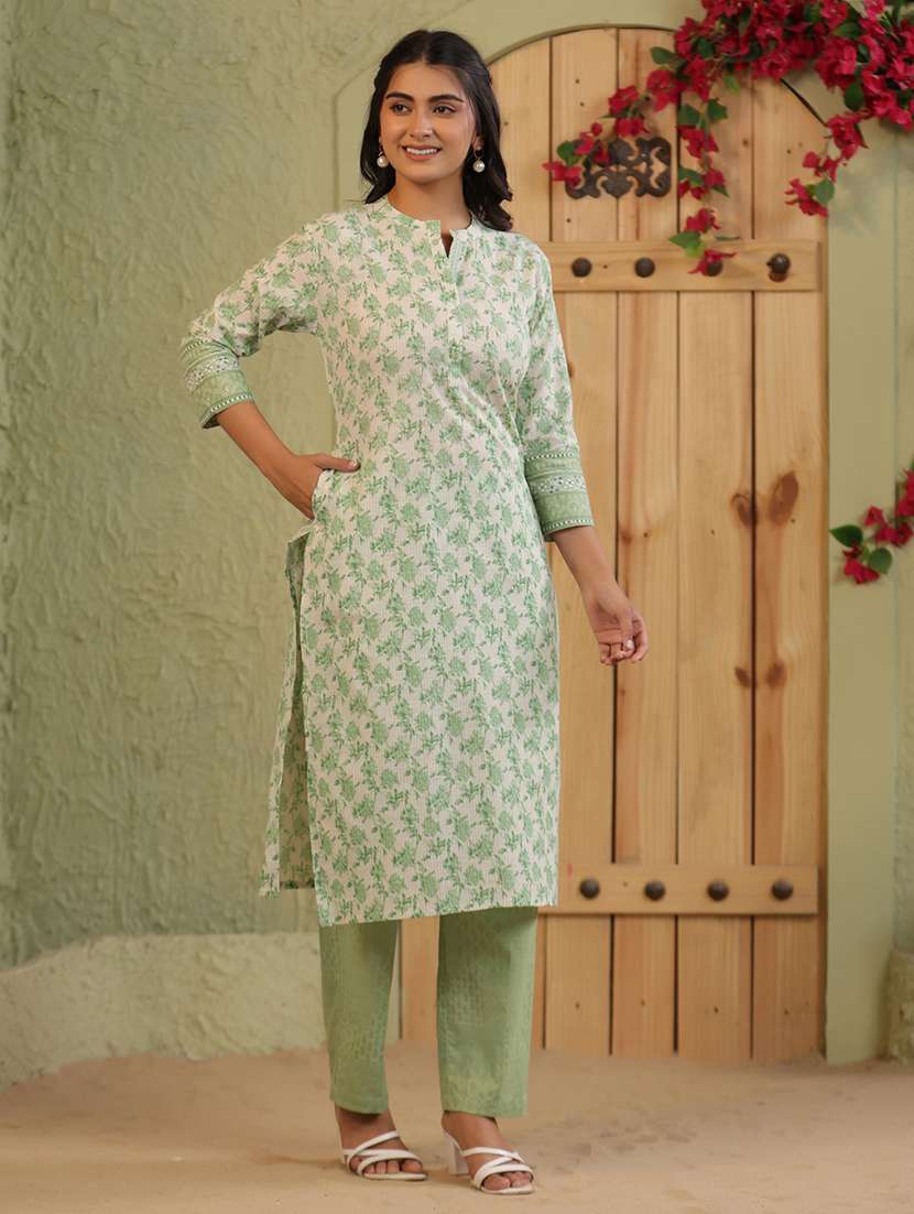 women floral printed three quarter sleeve straight kurta