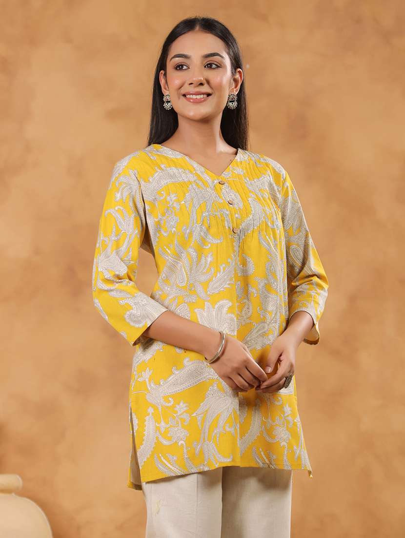 women printed three quarter sleeve straight kurti